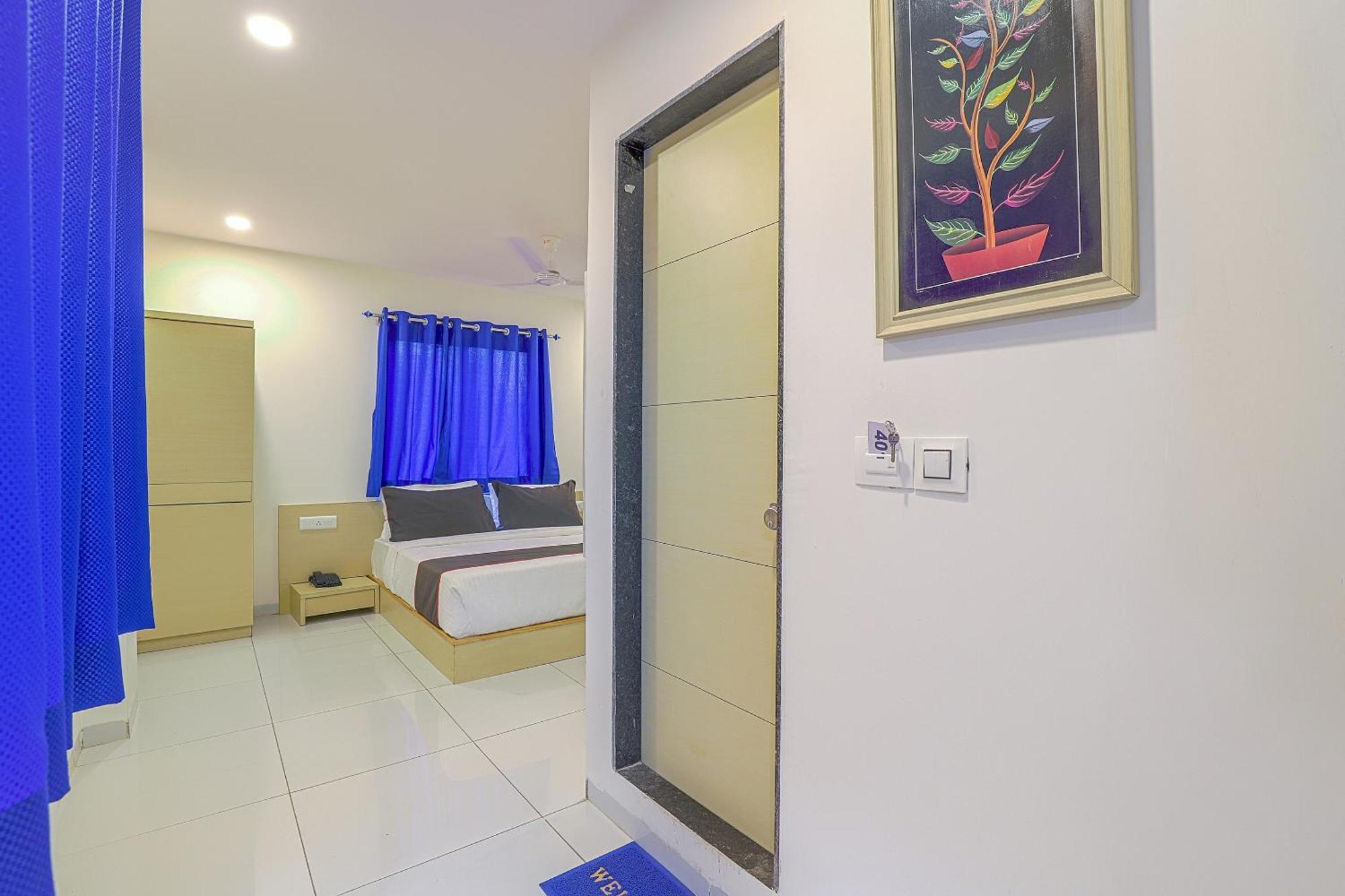 Collection O 82824 Hotel La Veera Ahmedabad Esterno foto