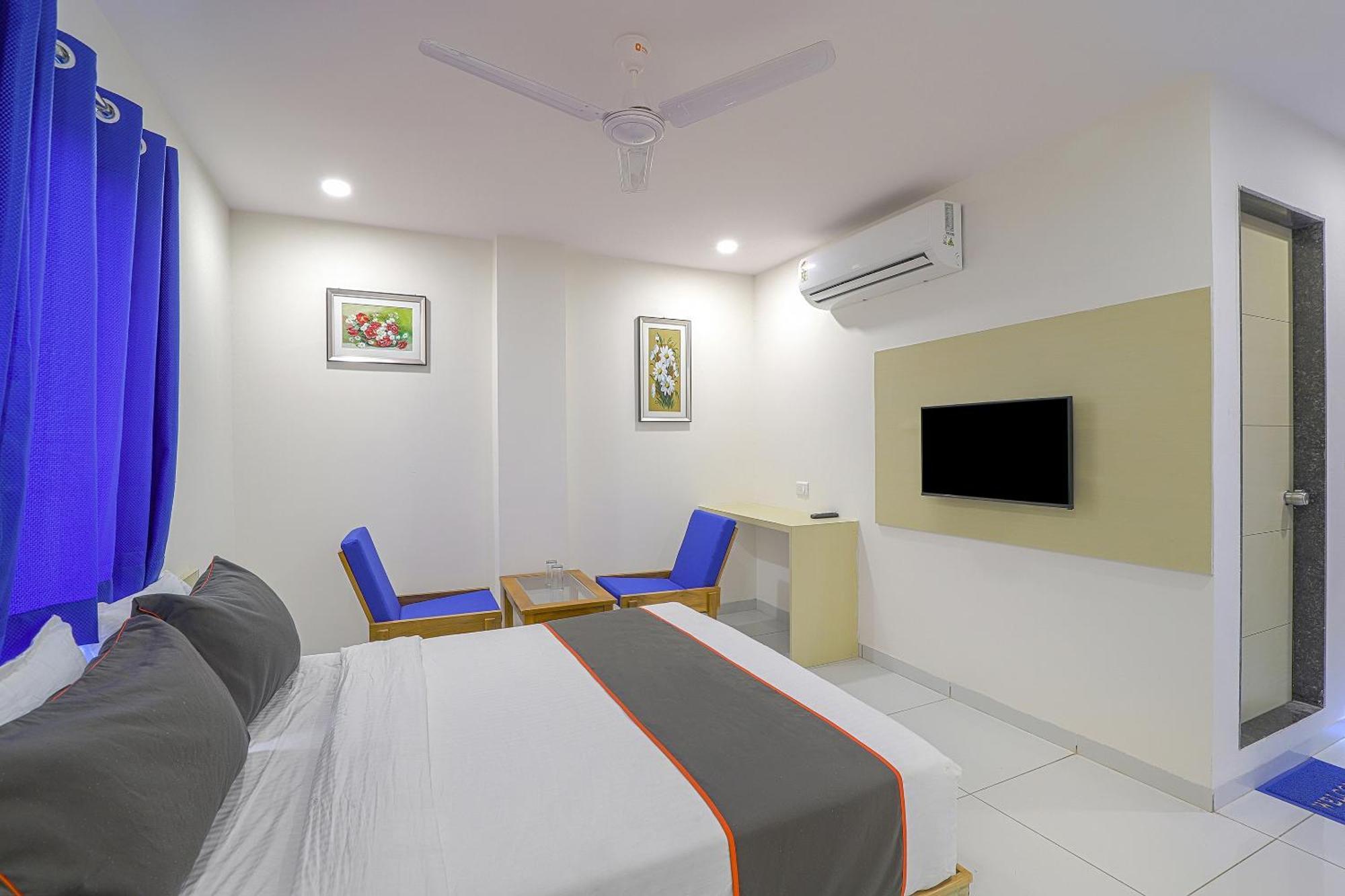 Collection O 82824 Hotel La Veera Ahmedabad Esterno foto